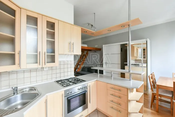 Pronájem bytu 1+kk, Praha - Strašnice, Kralická, 30 m2