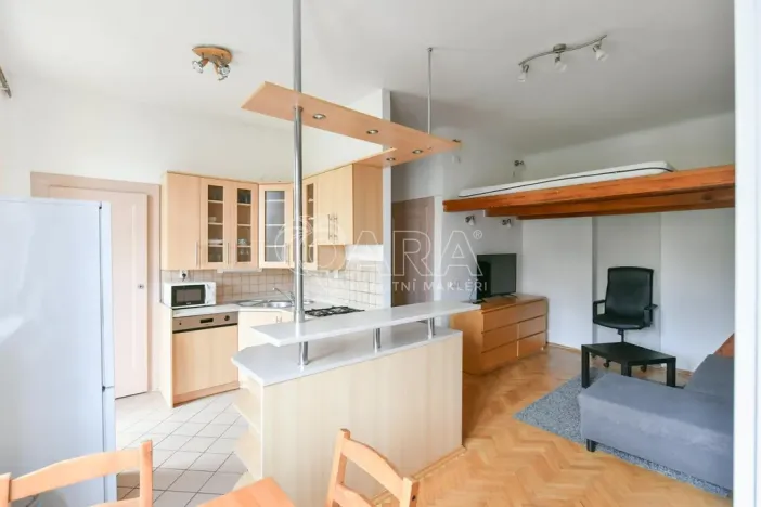 Pronájem bytu 1+kk, Praha - Strašnice, Kralická, 30 m2