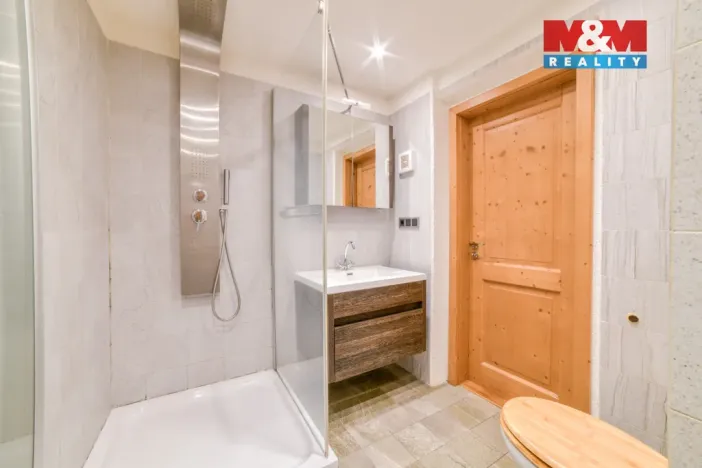Prodej bytu 3+1, Cheb, Hradební, 56 m2