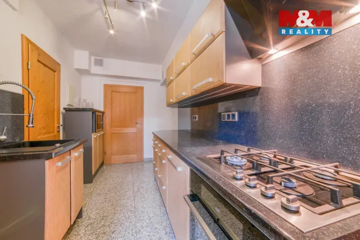 Prodej bytu 3+1, Cheb, Hradební, 56 m2