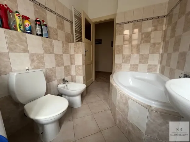 Pronájem bytu 4+1, Karlovy Vary, Šmeralova, 98 m2
