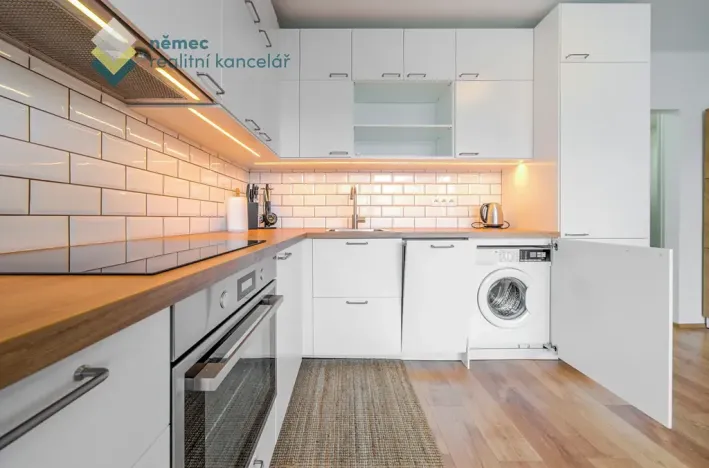 Pronájem bytu 1+kk, Praha - Kamýk, Otradovická, 34 m2