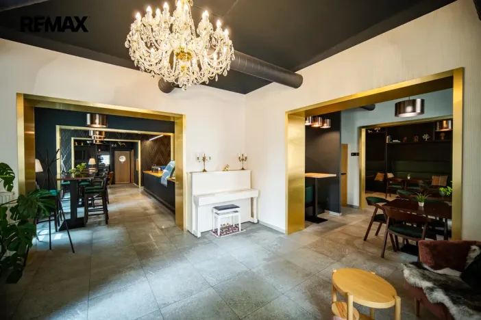 Pronájem restaurace, Praha - Smíchov, Zborovská, 185 m2