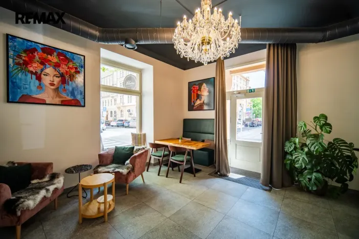 Pronájem restaurace, Praha - Smíchov, Zborovská, 185 m2
