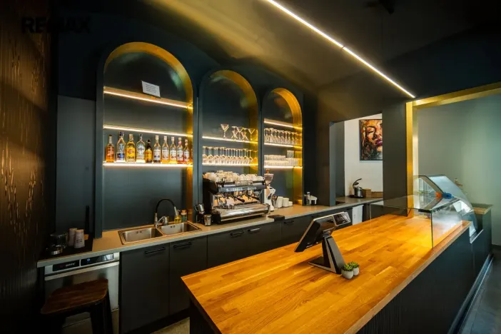 Pronájem restaurace, Praha - Smíchov, Zborovská, 185 m2