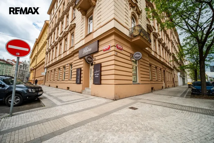 Pronájem restaurace, Praha - Smíchov, Zborovská, 185 m2