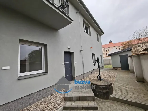 Pronájem bytu 1+kk, Pardubice, Jana Palacha, 49 m2