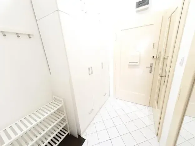 Pronájem bytu 1+kk, Praha - Vinohrady, Mikovcova, 29 m2