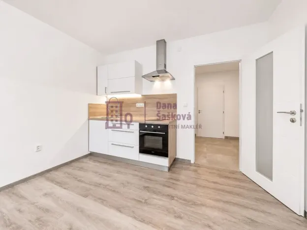 Pronájem bytu 2+kk, Jindřichův Hradec - Jindřichův Hradec II, Nádražní, 58 m2
