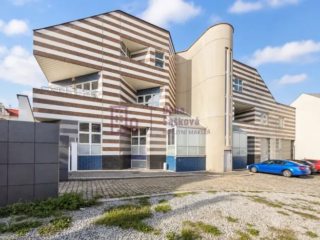 Pronájem bytu 2+kk, Jindřichův Hradec - Jindřichův Hradec II, Nádražní, 58 m2