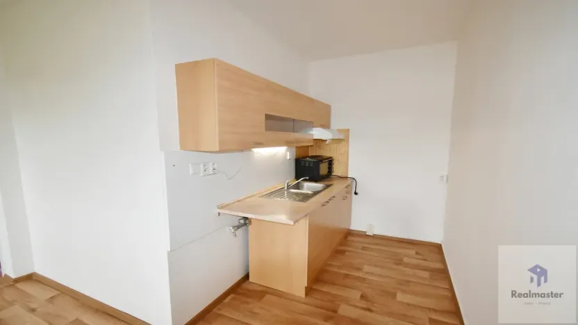 Pronájem bytu 1+kk, Ústí nad Labem - Krásné Březno, Žežická, 32 m2