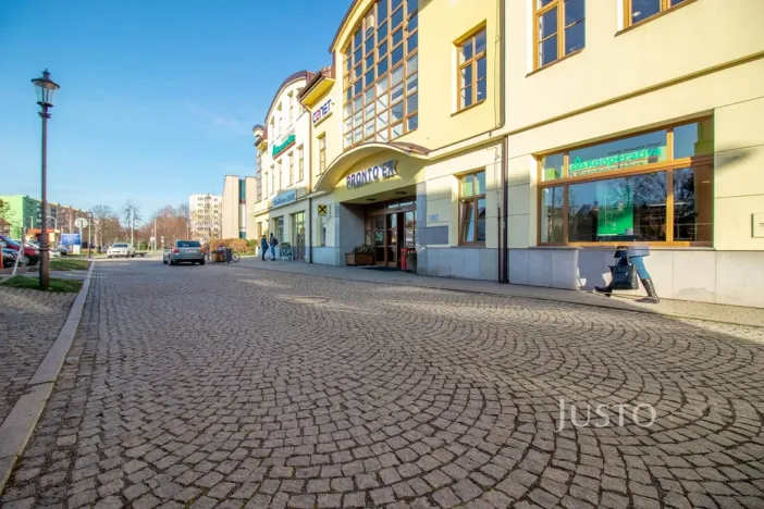 Pronájem kanceláře, Frýdek-Místek - Místek, Josefa Václava Sládka, 67 m2