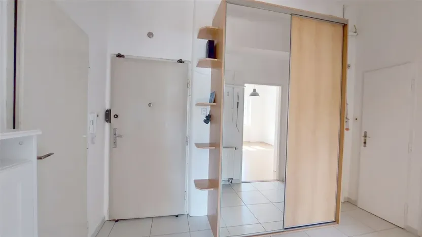 Prodej bytu 2+kk, Praha, Vyšší, 52 m2