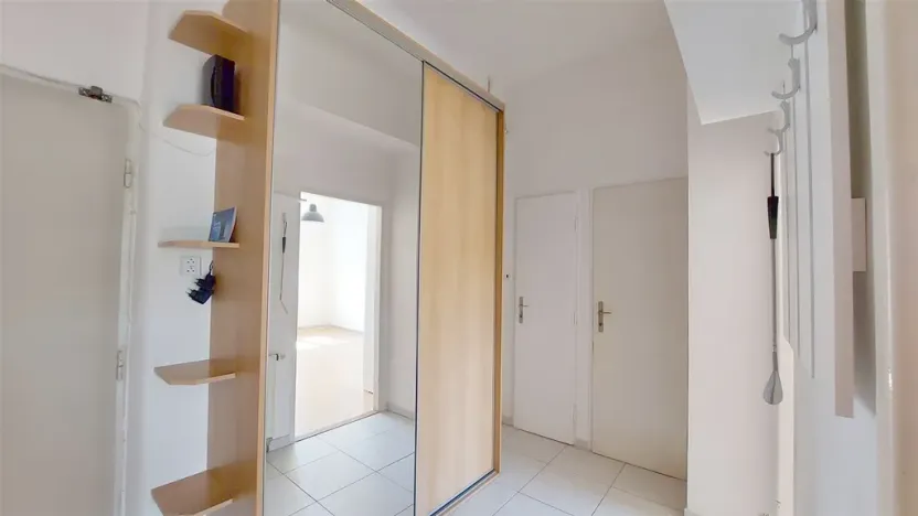 Prodej bytu 2+kk, Praha, Vyšší, 52 m2