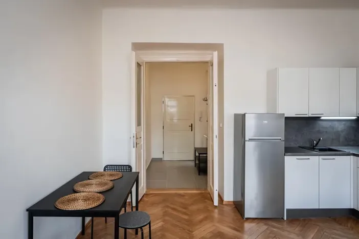 Pronájem bytu 2+kk, Praha - Nové Město, Lípová, 57 m2