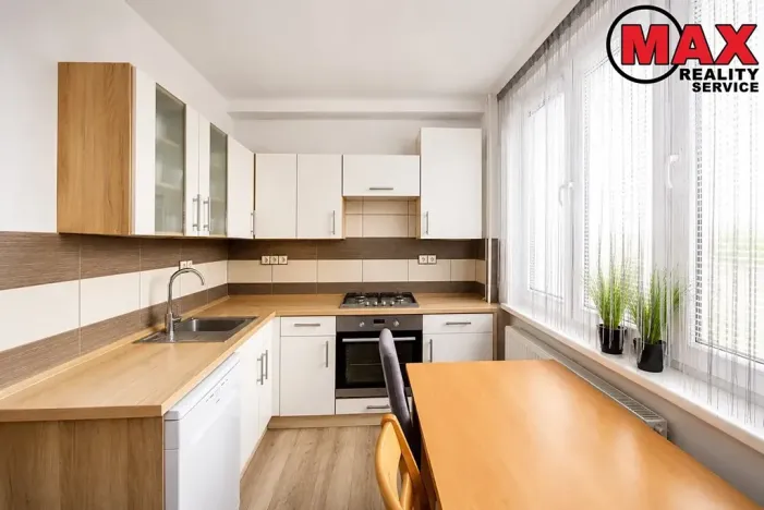 Prodej bytu 2+1, Plzeň, Zábělská, 52 m2