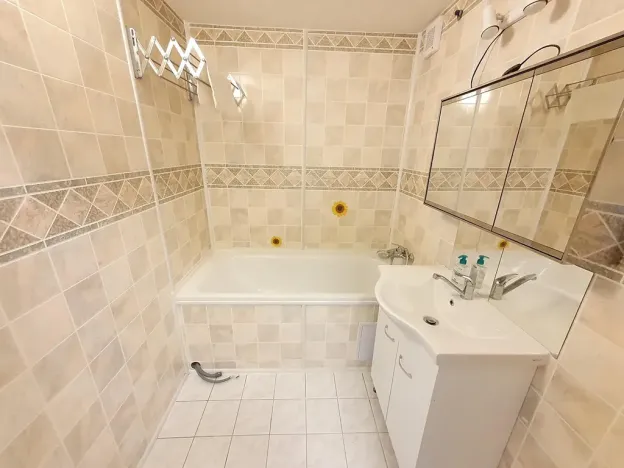 Pronájem bytu 3+1, Praha - Motol, Hennerova, 76 m2