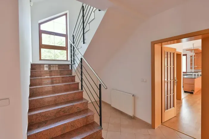 Pronájem rodinného domu, Horoměřice, 350 m2
