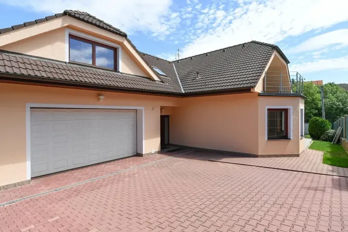 Pronájem rodinného domu, Horoměřice, 350 m2