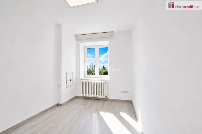 Pronájem bytu 4+1, Praha - Březiněves, Na hlavní, 96 m2