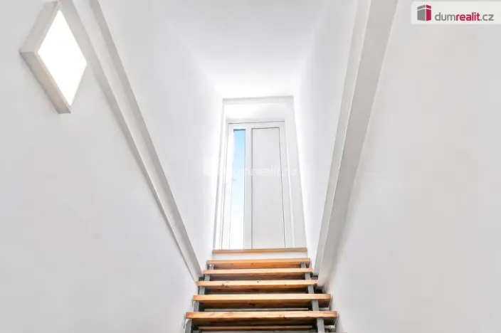 Pronájem bytu 4+1, Praha - Březiněves, Na hlavní, 96 m2