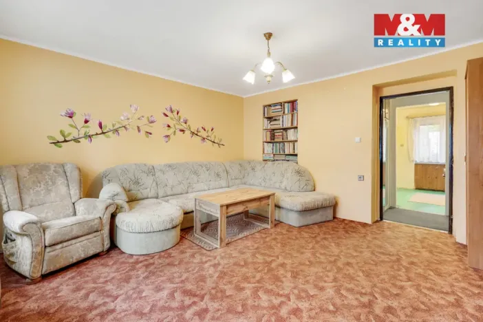 Prodej bytu 3+1, Králův Dvůr, Pod Hájem, 63 m2