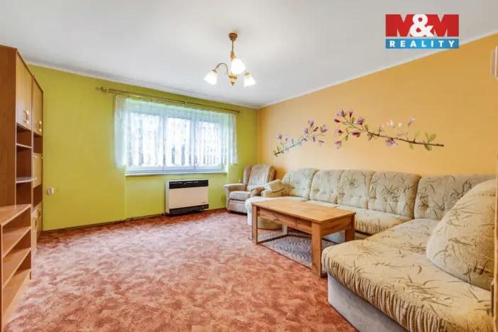 Prodej bytu 3+1, Králův Dvůr, Pod Hájem, 63 m2