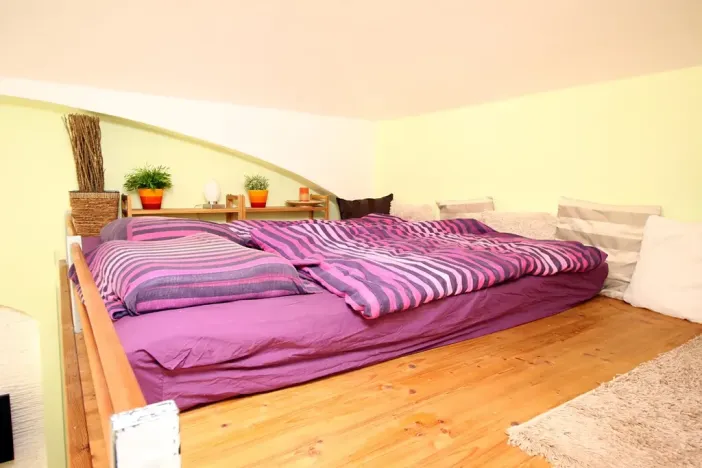 Pronájem bytu 1+1, Praha - Smíchov, Na Valentince, 45 m2