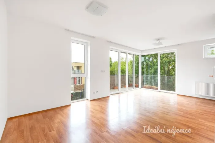 Pronájem bytu 2+kk, Praha - Kbely, Pod Nouzovem, 65 m2