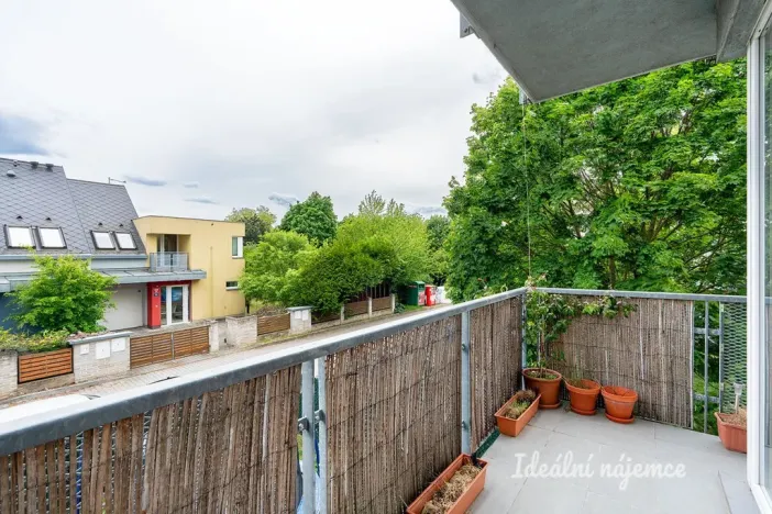 Pronájem bytu 2+kk, Praha - Kbely, Pod Nouzovem, 65 m2