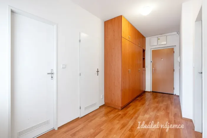 Pronájem bytu 2+kk, Praha - Kbely, Pod Nouzovem, 65 m2