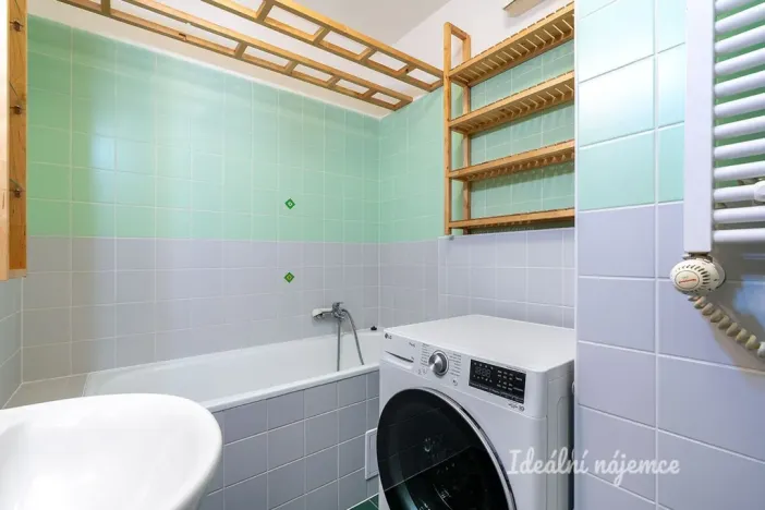 Pronájem bytu 2+kk, Praha - Kbely, Pod Nouzovem, 65 m2