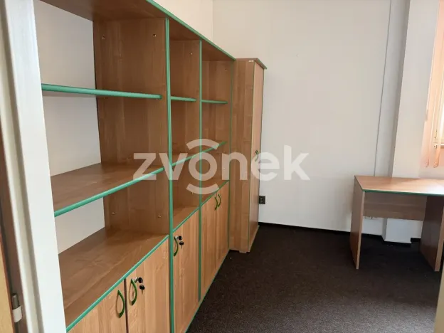 Pronájem kanceláře, Otrokovice, tř. Tomáše Bati, 151 m2