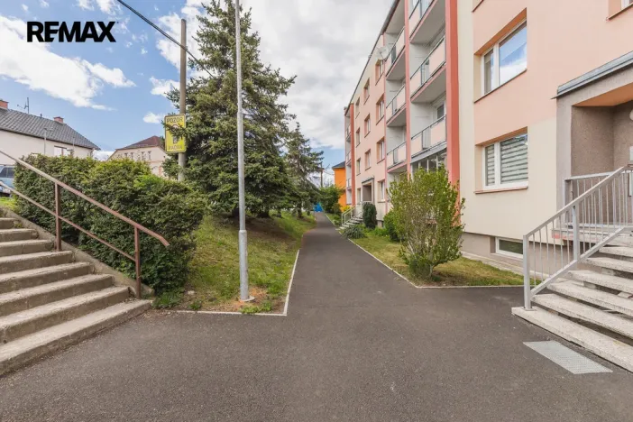 Prodej bytu 1+1, Bystřany, Pražská, 36 m2