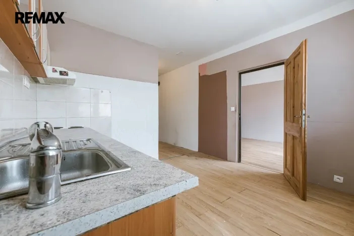 Prodej bytu 1+1, Bystřany, Pražská, 36 m2