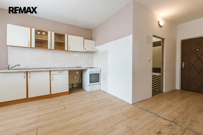 Prodej bytu 1+1, Bystřany, Pražská, 36 m2