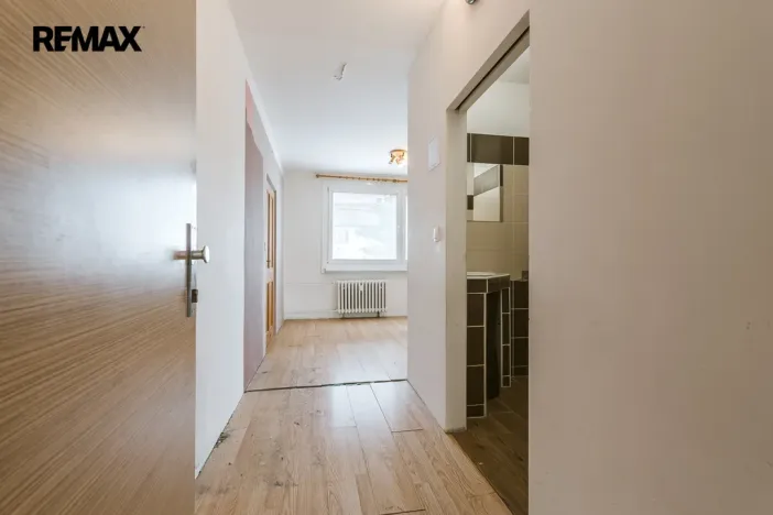 Prodej bytu 1+1, Bystřany, Pražská, 36 m2