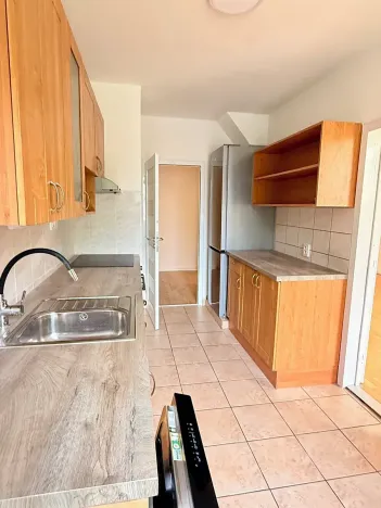 Pronájem bytu 3+1, Praha - Troja, Svídnická, 70 m2