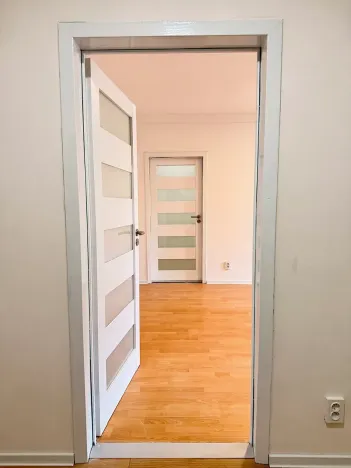 Pronájem bytu 3+1, Praha - Troja, Svídnická, 70 m2