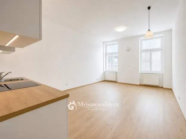 Prodej bytu 2+kk, Znojmo, Mariánské náměstí, 53 m2