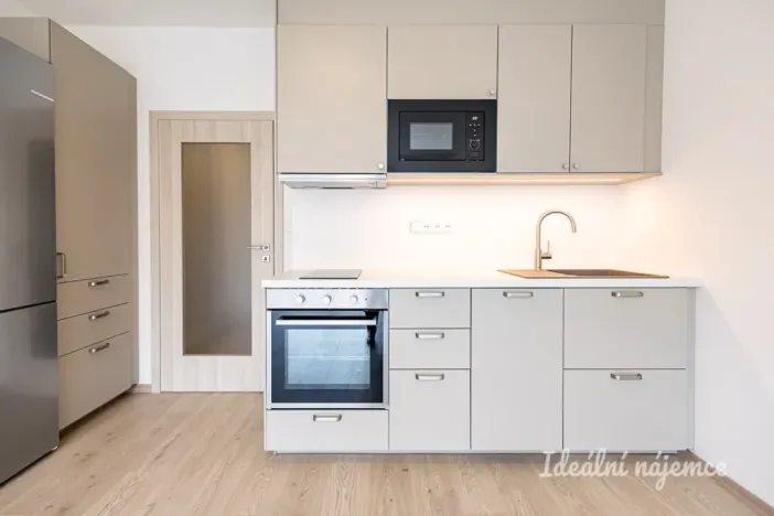 Pronájem bytu 1+kk, Praha - Vysočany, Gerstelova, 32 m2