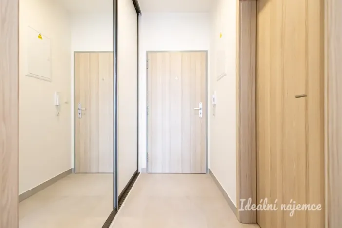Pronájem bytu 1+kk, Praha - Vysočany, Gerstelova, 32 m2