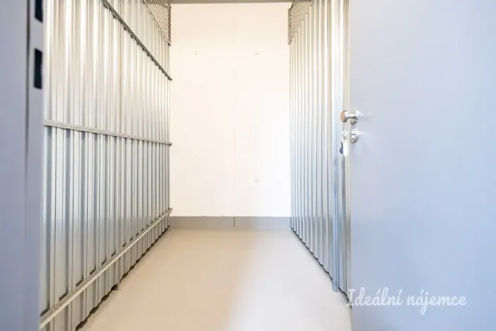 Pronájem bytu 1+kk, Praha - Vysočany, Gerstelova, 32 m2