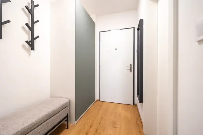Pronájem bytu 1+kk, Praha, Milánská, 31 m2