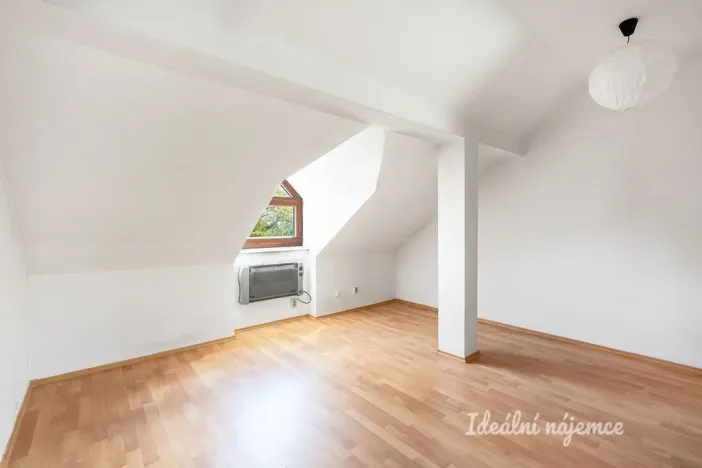 Pronájem bytu 2+1, Praha - Horní Počernice, Otovická, 53 m2