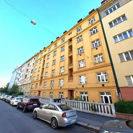 Pronájem bytu 2+kk, Praha - Bubeneč, Raisova, 41 m2
