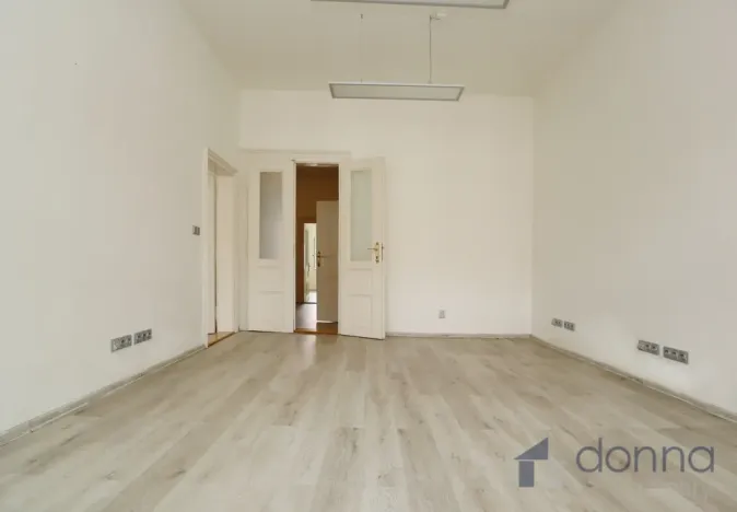 Pronájem kanceláře, Praha, Bělehradská, 100 m2