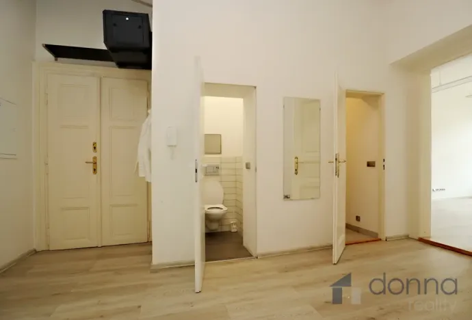 Pronájem kanceláře, Praha, Bělehradská, 100 m2