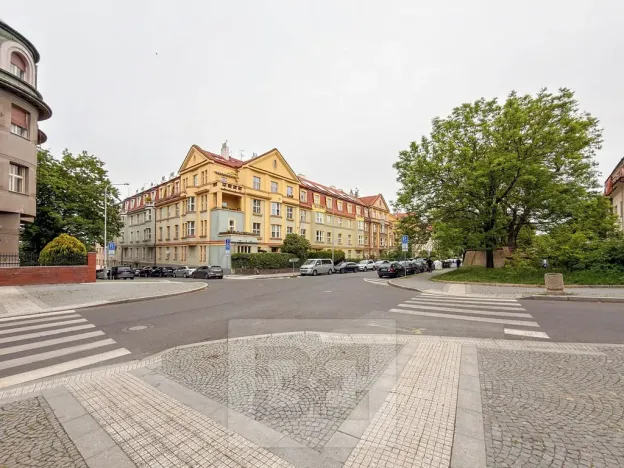 Pronájem bytu 2+1, Praha - Hradčany, Na valech, 79 m2