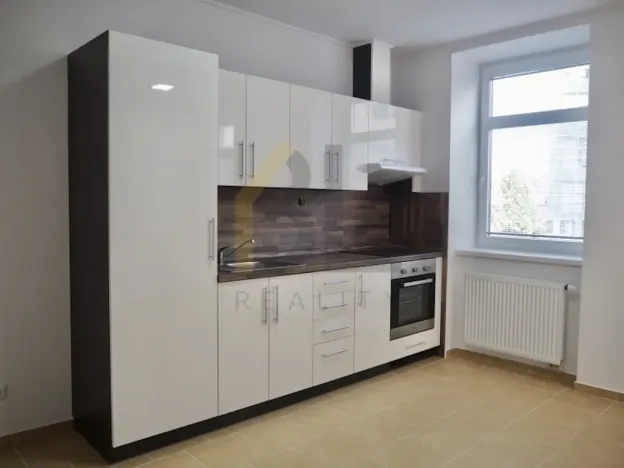 Pronájem bytu 1+1, Hodonín, Nádražní řádek, 46 m2